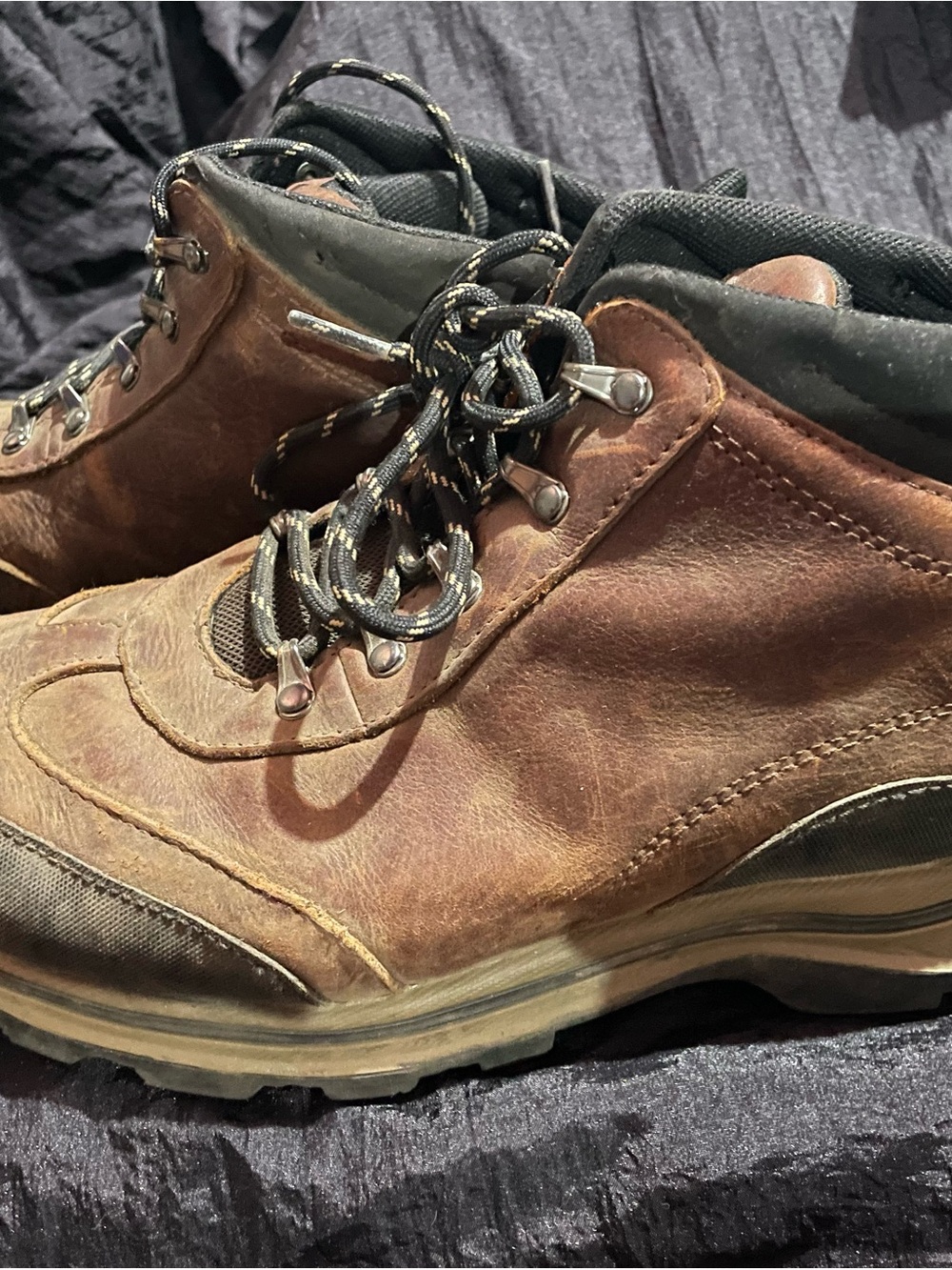 timberland  Brown Leather Hiking Boots Size 6.5- Durable Outdoor Footwear